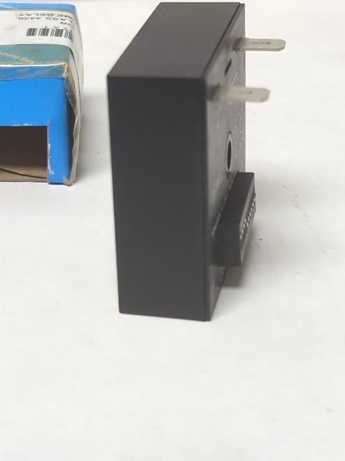 ENTRLEC,TDUL3001A,SOLID STATE TIMER 100-240 VAC/DC 0.1-102.3 SEC NOS