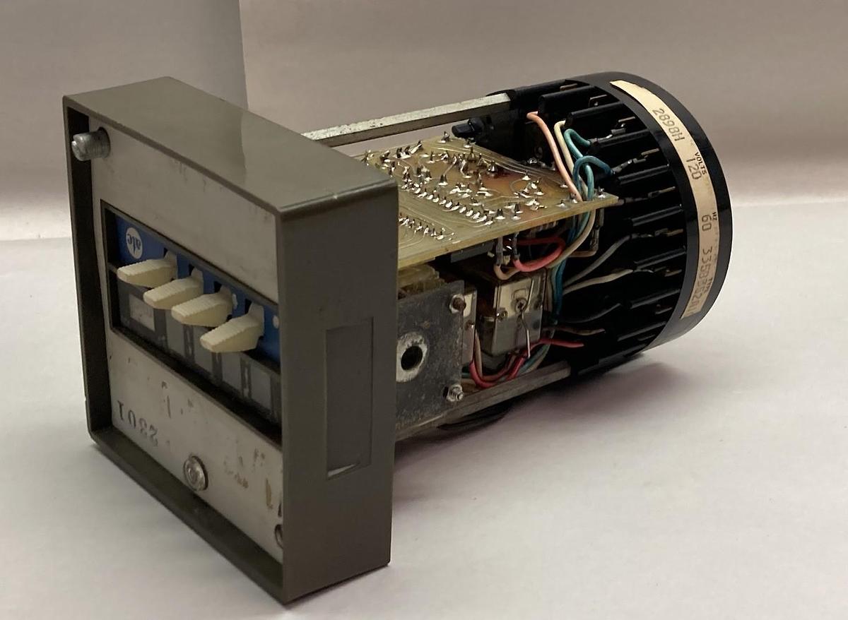 Used ATC,Type 335B352A10PX,Multi-Range Timer 120V 60Hz 2898H
