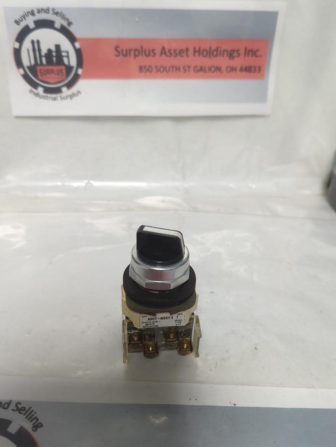 Used ALLEN BRADLEY,800T-N9KF4,SER T SELECTOR SWITCH PRE-OWNED