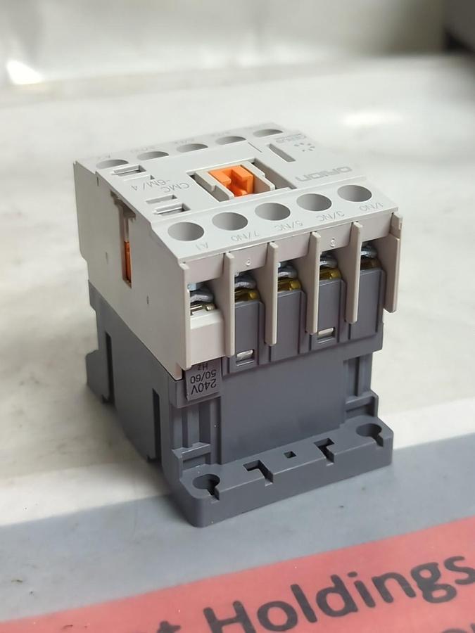 CERUS/ORION,CMC-6M/4,MINI CONTACTOR/RELAY AC240V 50/60HZ NOS