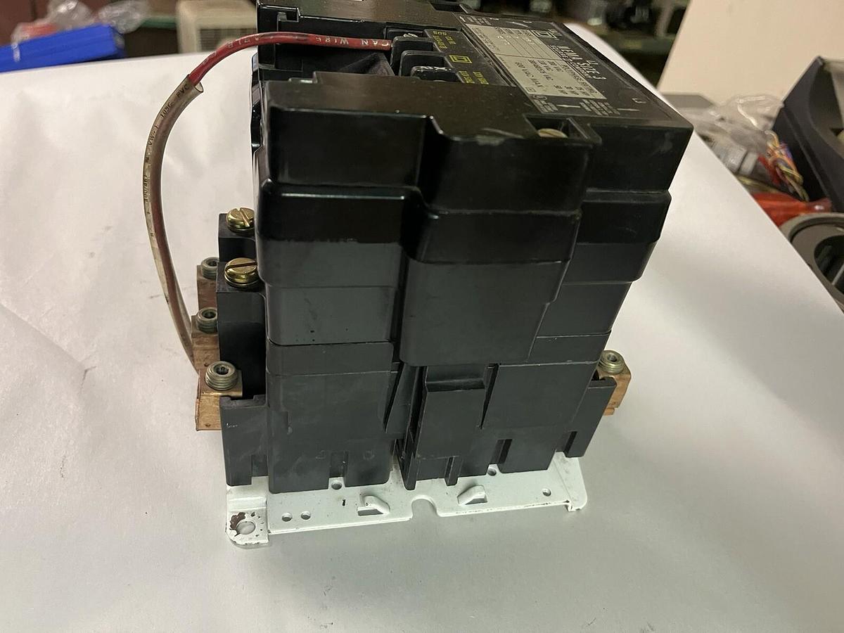 Used SQUARE D,8502SEG2S,SIZE 3 STARTER CONTACTOR COIL 120V