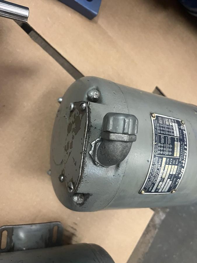 Used BROWN AND SHARPE,M788-E3238-CW,MOTOR 1/2HP 3PH 3450RPM PN FRAME F56