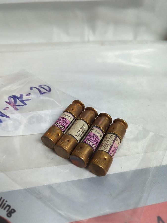 Used COOPER BUSSMANN,LPN-RK-20,LOW-PEAK 20 AMP FUSE LOT OF 4 PRE-OWNED