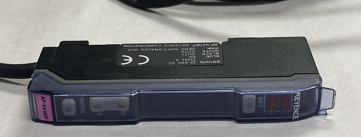 KEYENCE,AP-V41WP,Instrumentation Amplifier NOS