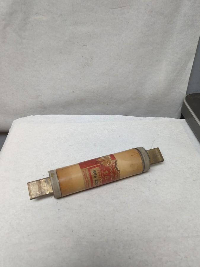 Used GOULD SHAWMUT,RFS-200,RENEWABLE 200 AMP FUSE PRE-OWNED