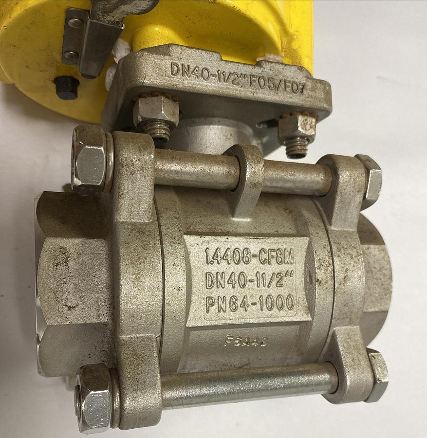 Used Radius,R-EW 350-15-110,Actuator WITH PN64-100 Ball Valve