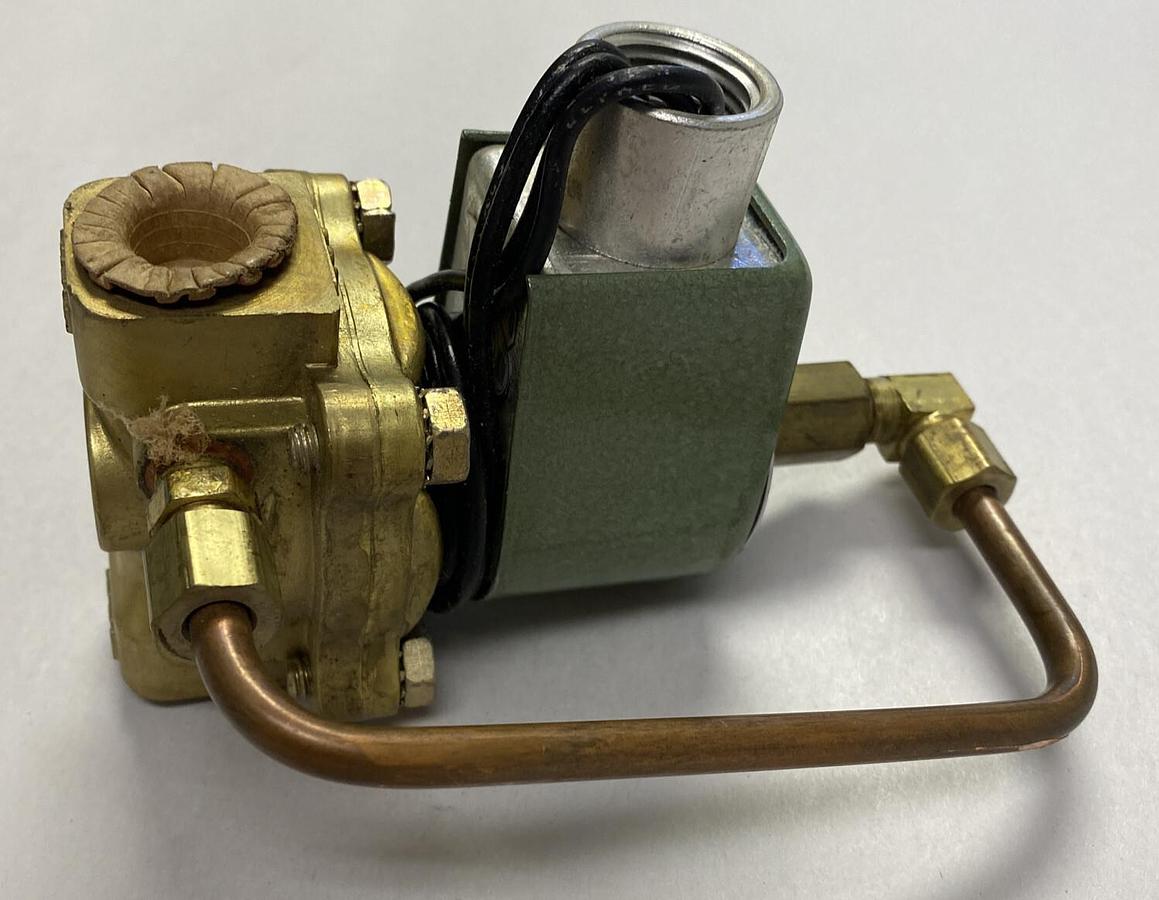 ASCO,8210A11,SOLENOID VALVE 3/8 INCH NEW NO BOX