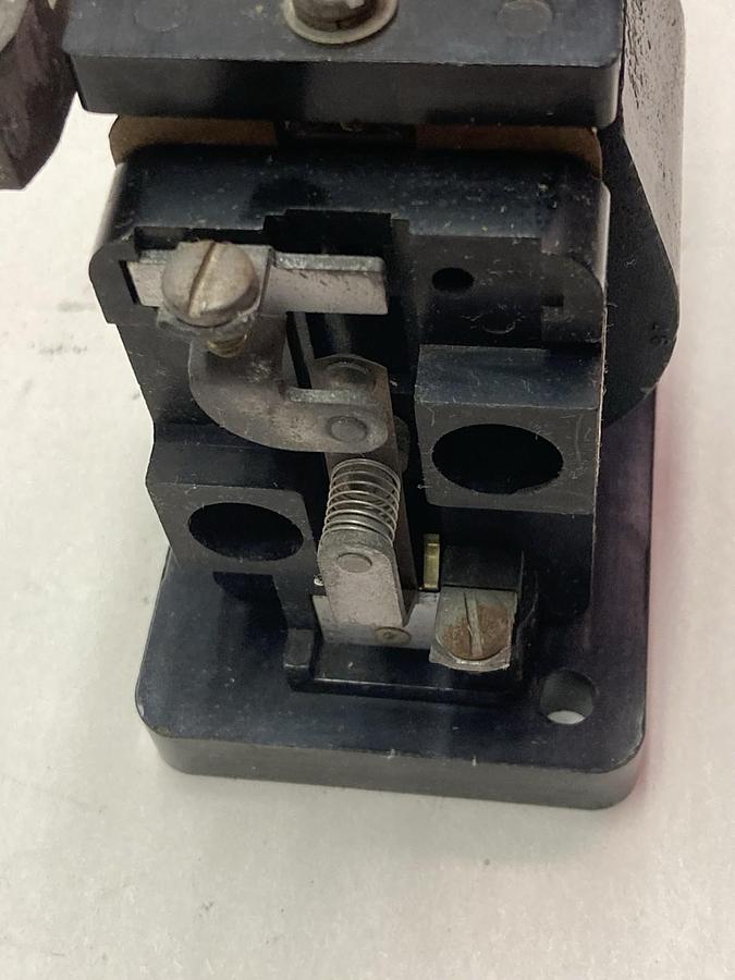 Used Allen Bradley,810-A04B,Instantaneous Trip Relay Ser A 600V