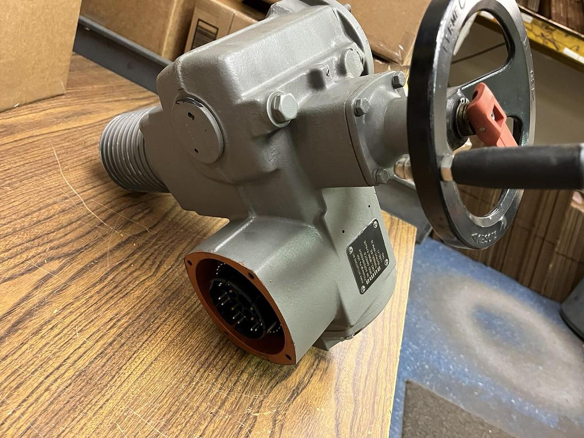 Used AUMA,SARO7.5,SWIVEL ACTUATOR DRIVE 45 TORQ 13 RPM w VDR63-4/45 Motor