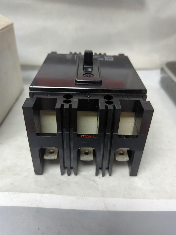 Used WESTINGHOUSE,EB3030,CIRCUIT BREAKER 30 AMP 3-POLE PRE-OWNED