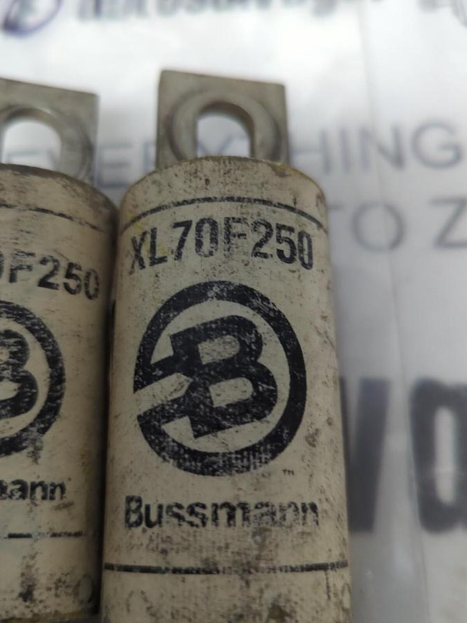 COOPER BUSSMANN,XL70F250,SEMICONDUCTOR 250 AMP FUSE LOT OF 2 NOS