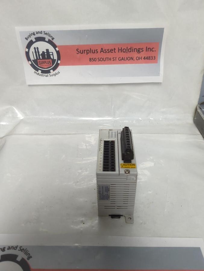 Used KEYENCE,SL-R11,SAFETY CONTROLLER UNIT CLASS 2 24V DC PRE-OWNED