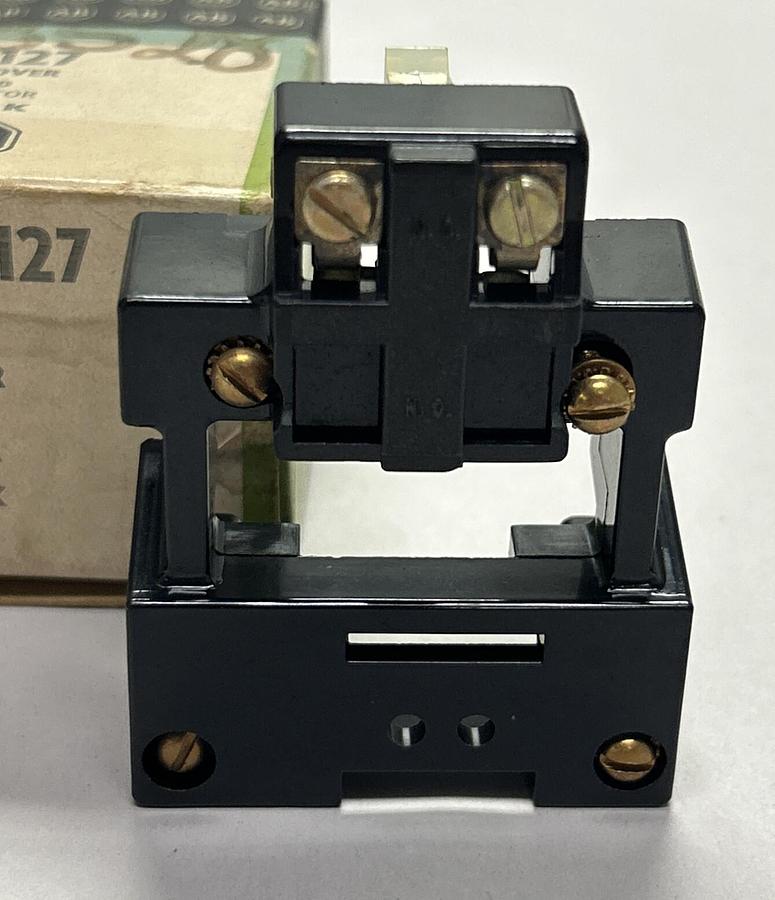 Used ALLEN BRADLEY,Z-21127,COIL COVER NEW