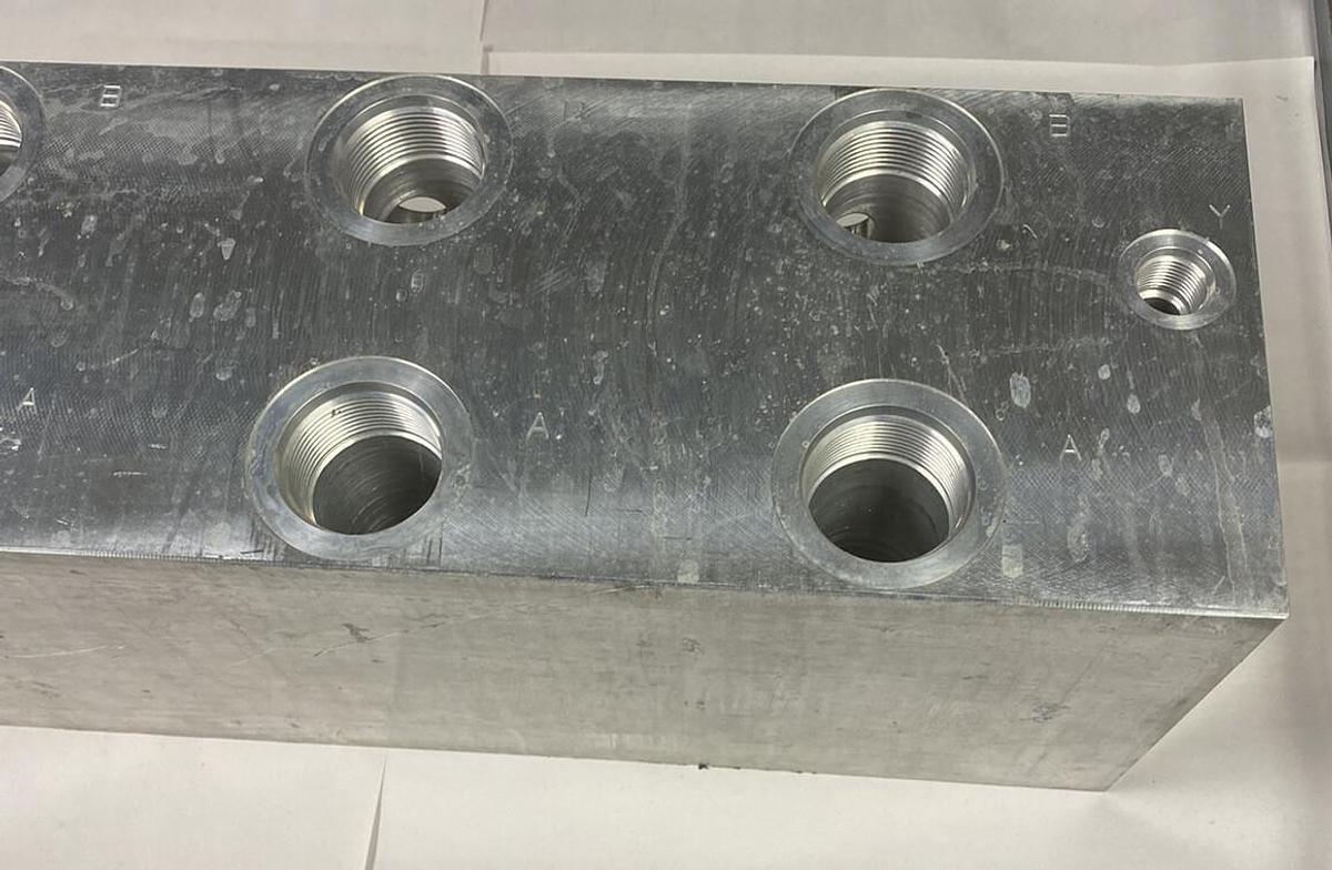 DAMAN PRODUCTS,AD08HP055S/1S,ALUMINUM VALVE MANIFOLD NOS