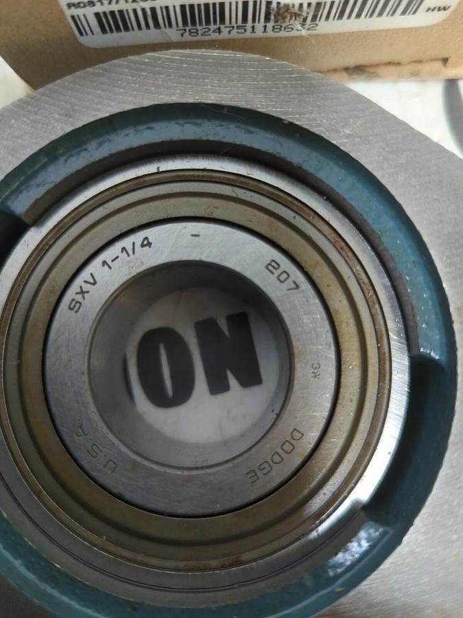 DODGE,131745-F2B-SXV-104,FLANGE MOUNT BEARING 2-BOLT BASE 1-1/4 INCH BORE NOS