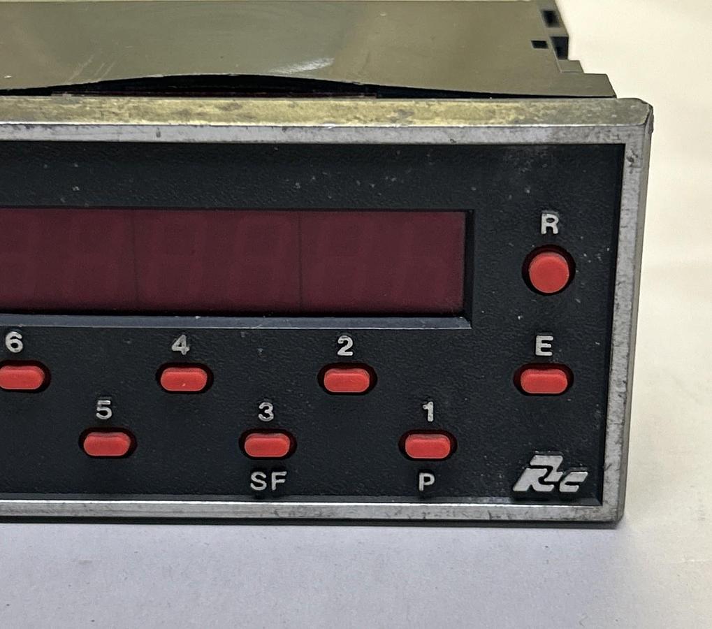 Used RED LION CONTROLS,GEM41101,DIGITAL COUNTER