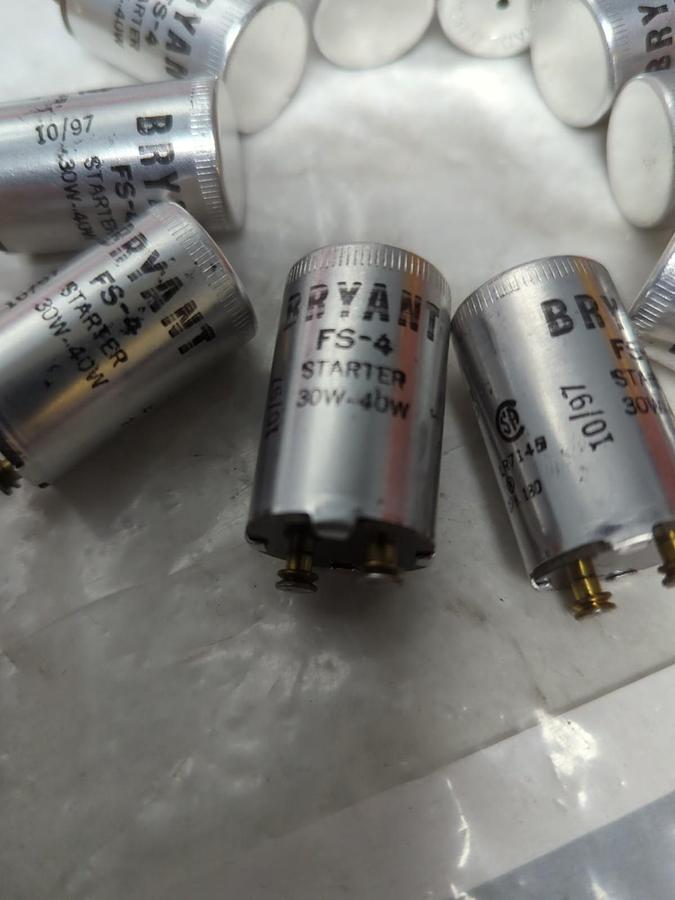 HUBBELL BRYANT,FS-4,FLUORESENT LAMPSTARTERS STANDARD TYPE 2 PIN PACK OF 10 NOS