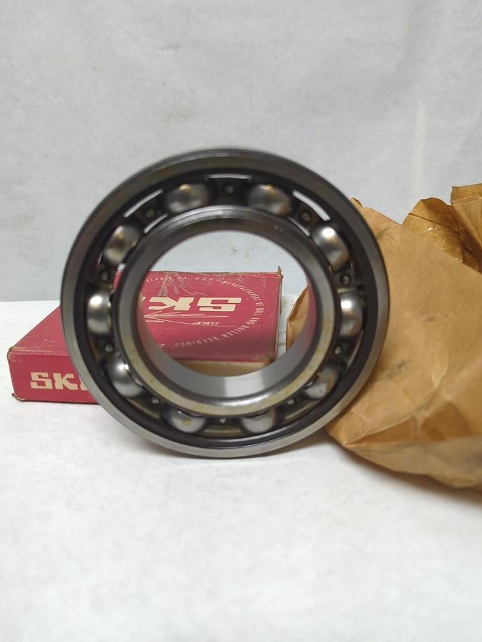 SKF,6212,DEEP GROOVE BALL BEARING NOS