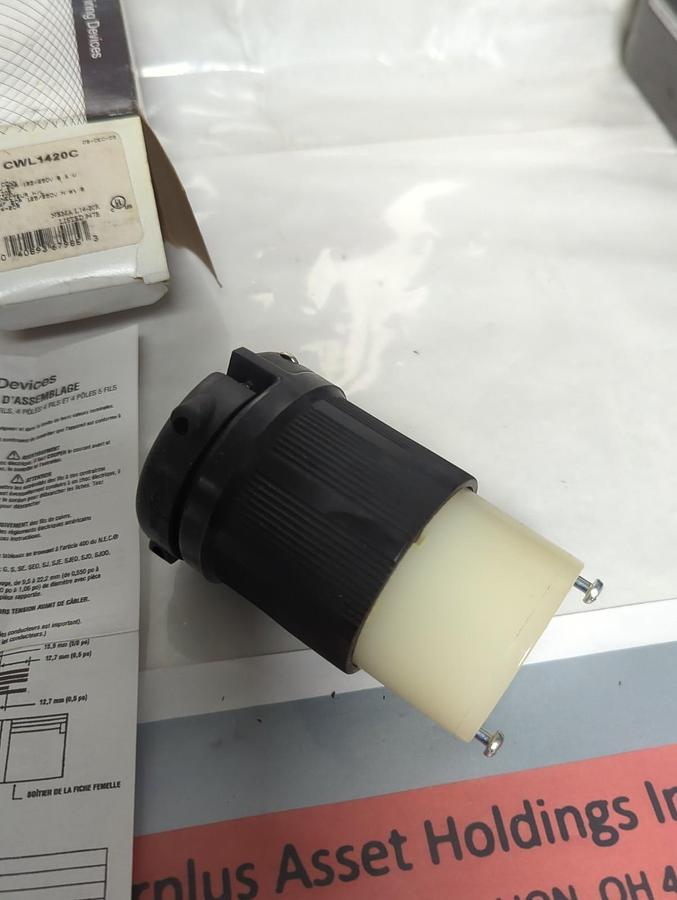 COOPER,CWL1420C,CONNECTOR 20A 125/250V NEMA SIZE L14-20R NOS