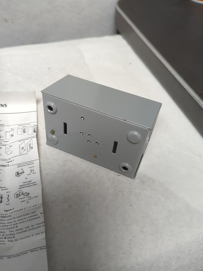 SIEMENS,50AA3C6,ON-OFF CONTROL STATION NEMA 1 NOS