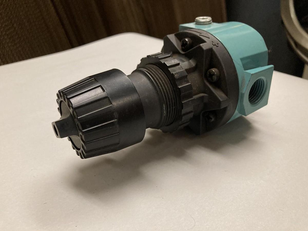 Used Wilkerson,R26-04-000A D93,Pneumatic Pressure Regulator