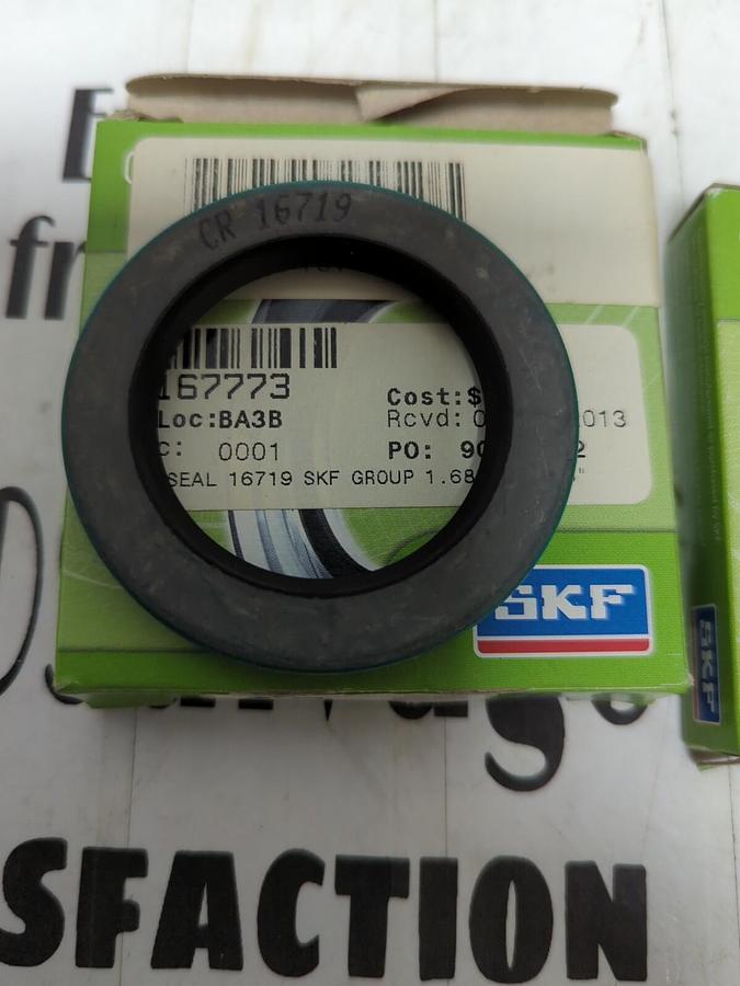 SKF,16719,OIL SEALS 1.688  X 2.506 LOT OF 2 NOS