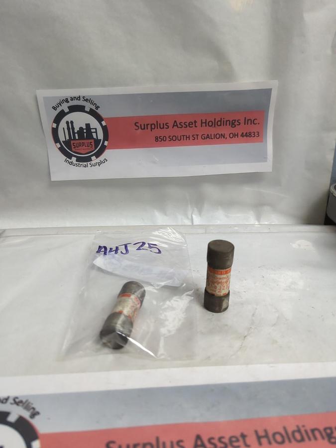 Used GOULD SHAWMUT,AXJ25,AMP-TRAP FUSE 25 AMP LOT OF 2 PRE-OWNED