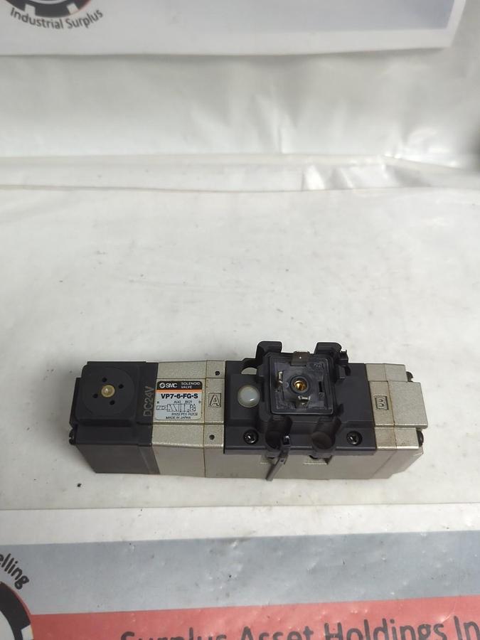Used SMC,VP7-6-FG-S,SOLENOID VALVE PRE-OWNED