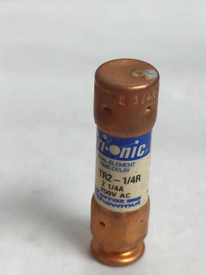 Used FERRAZ SHAWMUT,TR-2-1/4R,TRI-ONIC 2-1/4 AMP FUSE LOT OF 19 PRE-OWNED