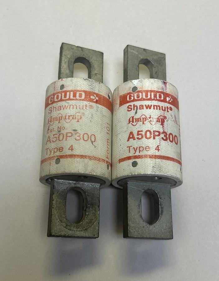 Used GOULD SHAWMUT,A50P300,FUSE 300A 500V LOT OF 2