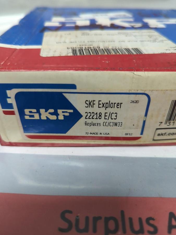SKF,22218 E/C3,SPHERICAL ROLLER BEARING 90X160X40MM NOS