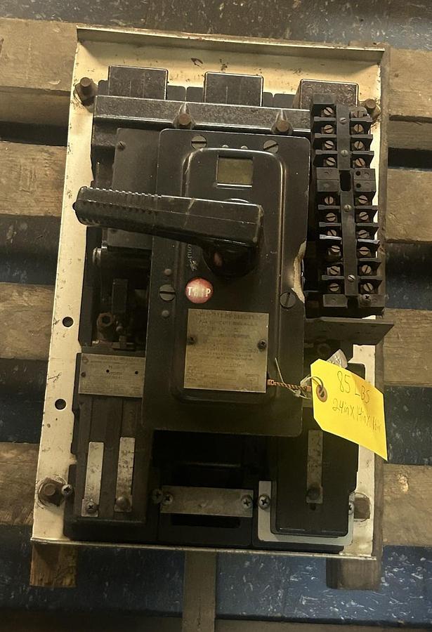 Used GE,AK-1-25,AIR CIRCUIT BREAKER 600A 600V 3P