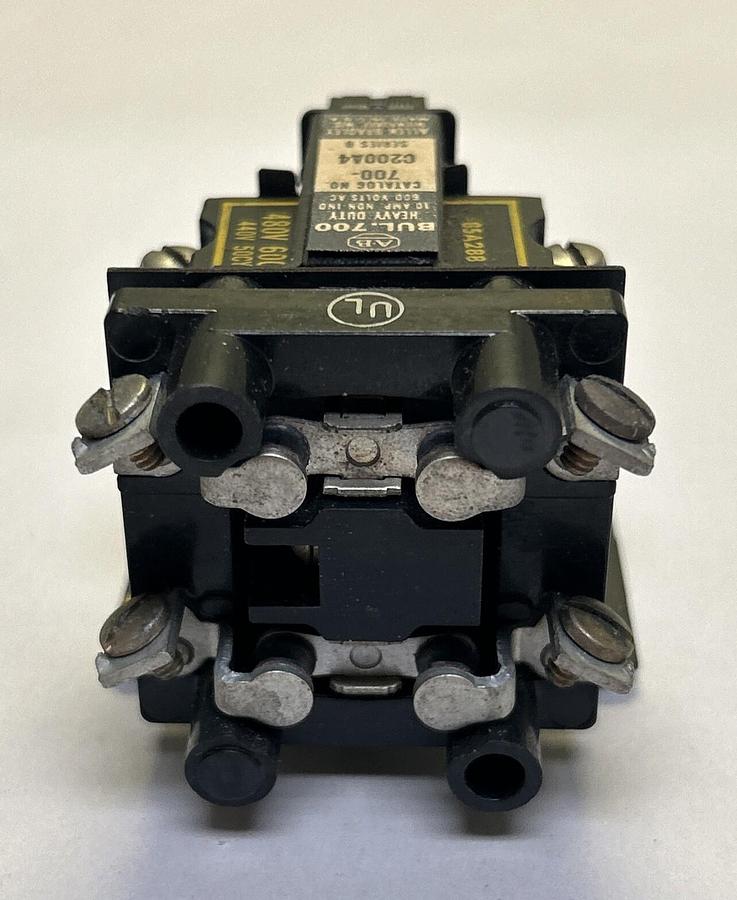 Used ALLEN BRADLEY,700-C200A4,HEAVY DUTY RELAY 10A 600V