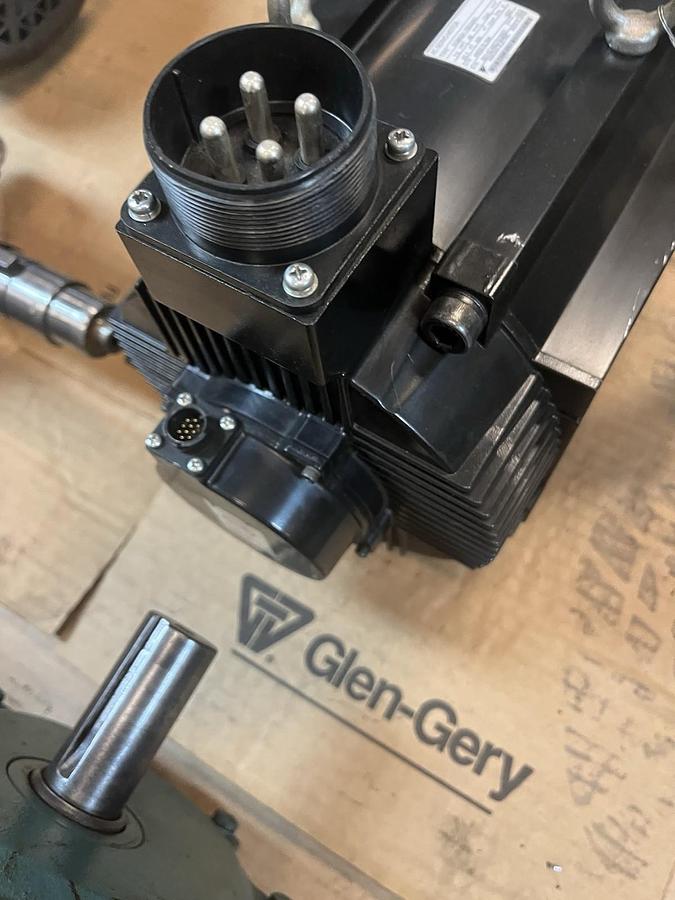 Used YASKAWA,SGMGV-75D3A61,AC SERVO MOTOR 7.5kW 1500RPM 400V