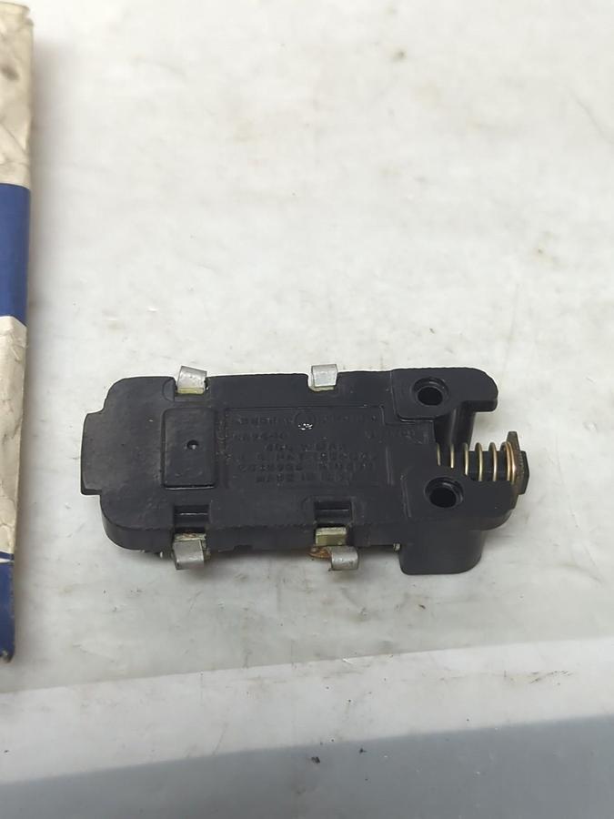 GENERAL ELECTRIC,4986984G011,SWITCH 600V CR9440 NOS