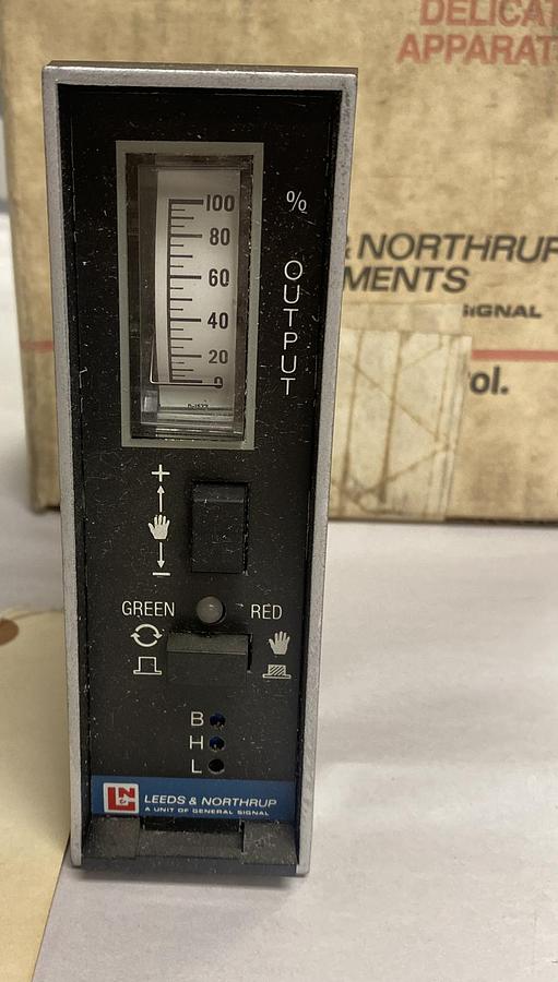 Leeds & Northrup,074826,Manual Hand Output Station NOS