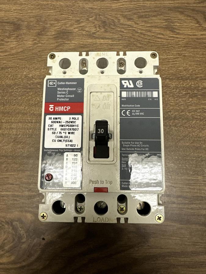Cutler Hammer,HMCP030H1C,3 Pole 600VAC-250VDC 30 Amp Breaker NEW