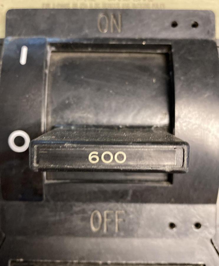 Used SQUARE D,MHL366001212,CIRCUIT BREAKER 600AMP 600V 3 POLE W/ AUX 60 Day Return!