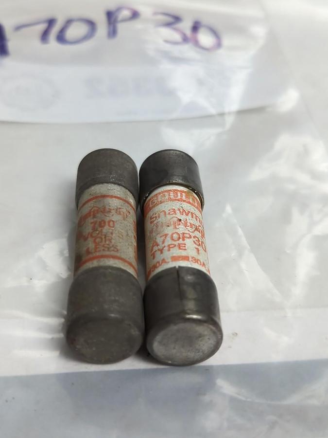 Used GOULD SHAWMUT,A70P30,AMP-TRAP 30 AMP FUSE LOT OF 2 PRE-OWNED