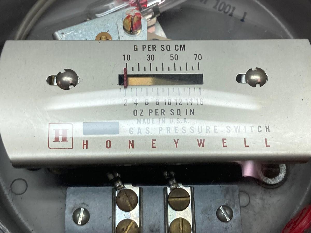 Honeywell,Type C437,Gas Pressure Switch
