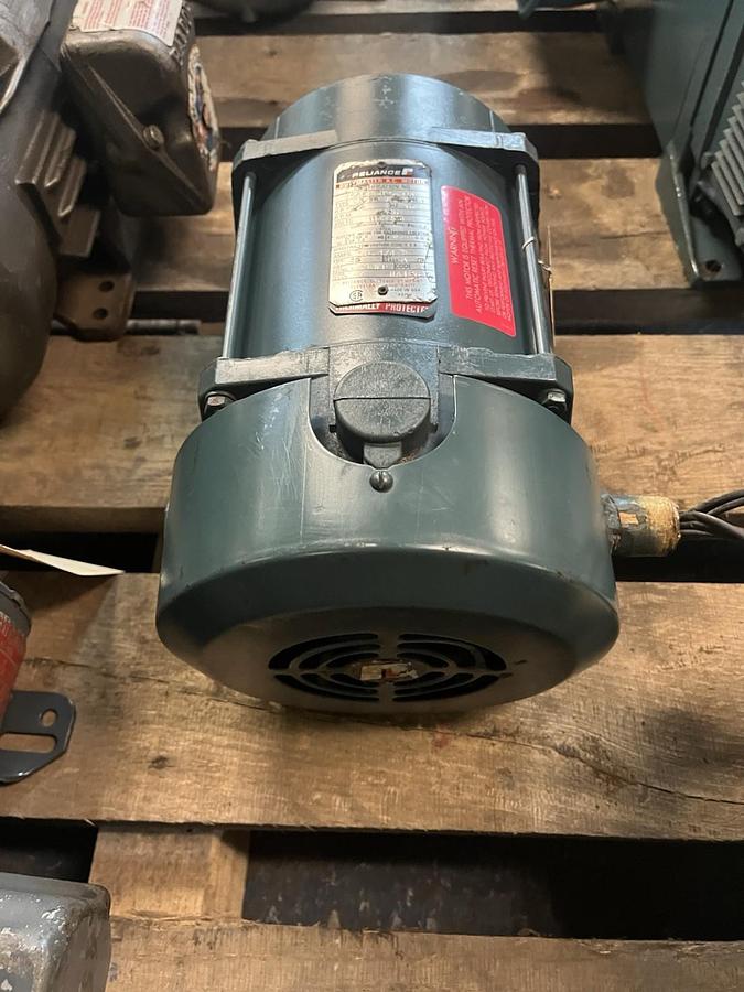 Used Reliance,C56E2502T,Motor 1/2HP 1725RPM 1PH L56