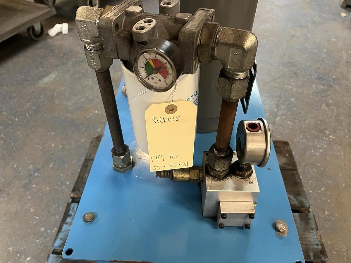 Used VICKERS,PSSPA1010V,HYDRAULIC POWER PUMP PACK 3HP 10GALS 3PH 3044417