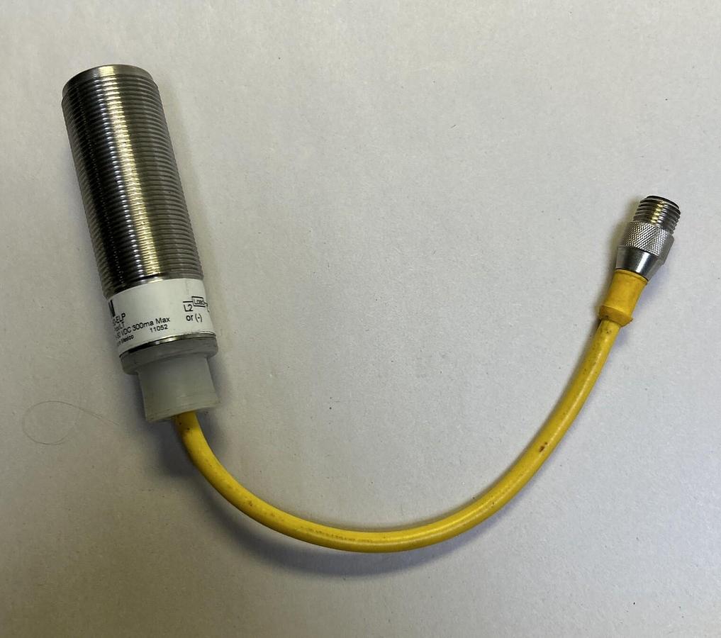 Used EATON,E58-30DP150-ELP,PROXIMITY SENSOR