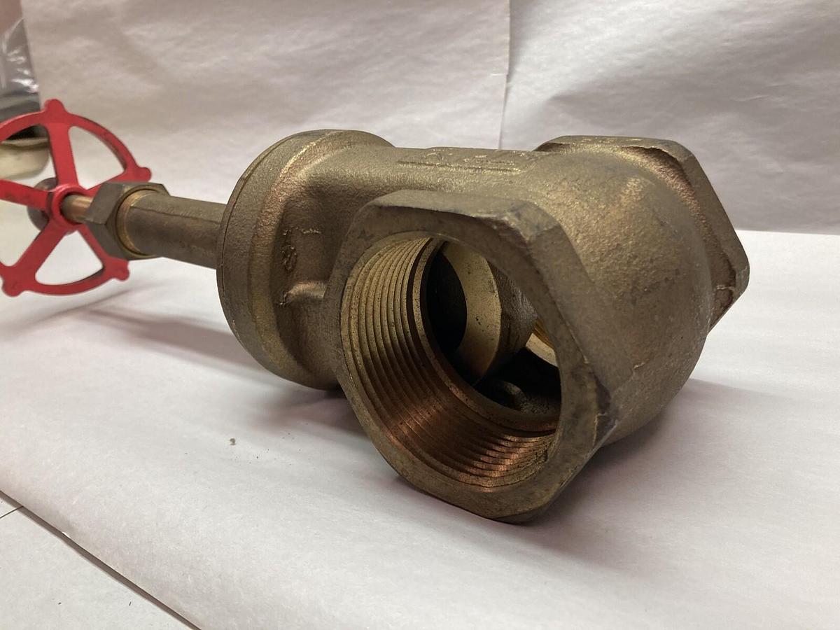 Milwaukee Valve,1150 2-1/2 Inch,Threaded Globe Valve 150 SWP 300 WOG