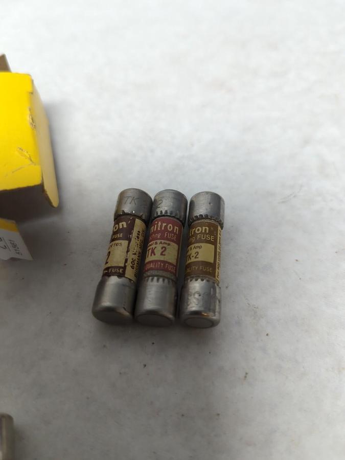 COOPER BUSSMANN,KTK2,LIMITRON 2 AMP FUSE LOT OF 13 NOS