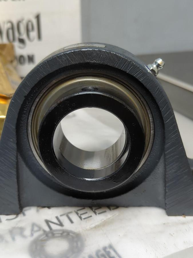 HUB CITY,PB220X1-3/4,PILLOW BLOCK BEARING 1-3/4 INCH BORE NOS