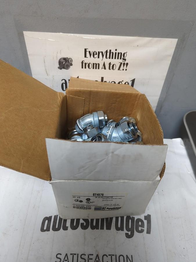 APPLETON,ST4575,3/4 INCH 45 DEG LIQUID TIGHT CONNECTORS BOX OF 25 NEW