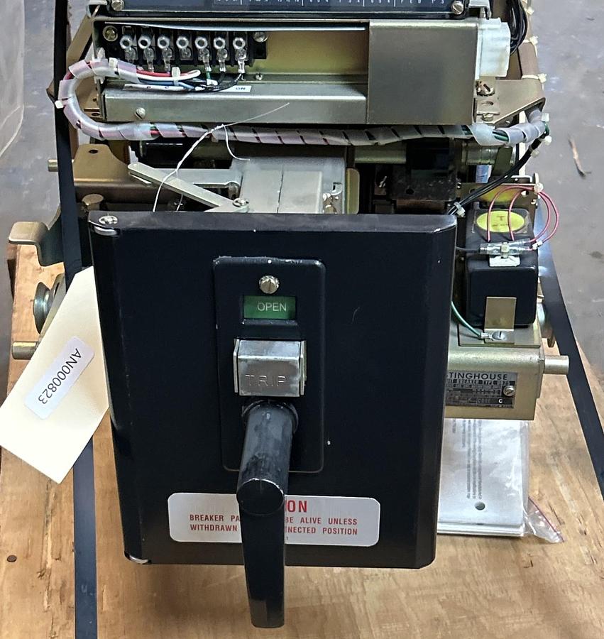 Used WESTINGHOUSE,DB25,AIR CIRCUIT BREAKER 600A 600V REFURBISHED
