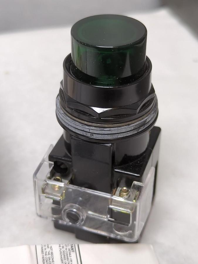 FURNAS,52PX4G3,BLACK-MAX PILOT LIGHT 120V GREEN NEW