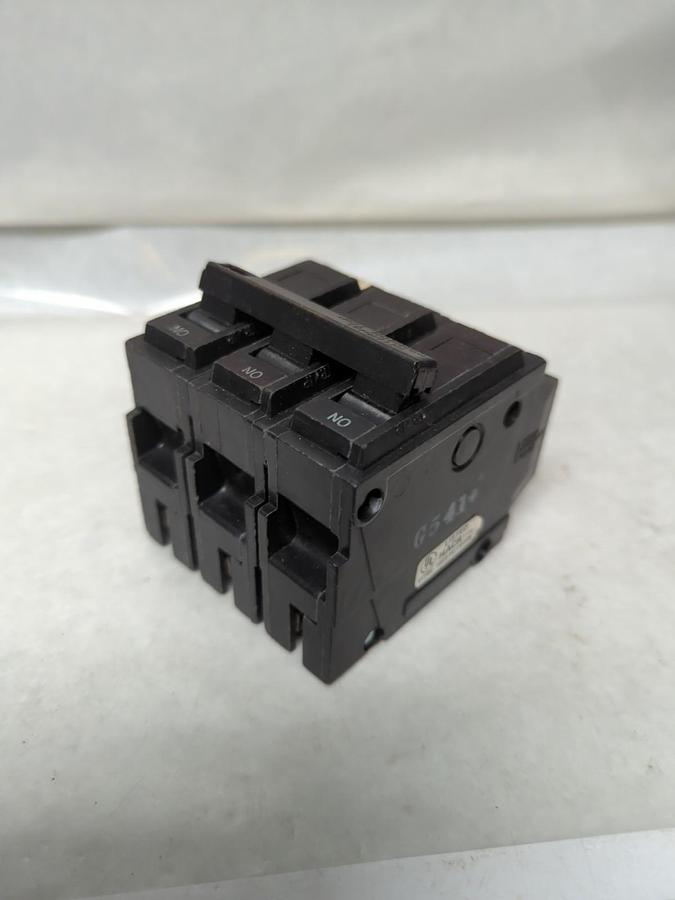 Used GENERAL ELECTRIC,HACR320,CIRCUIT BREAKER 3-POLE 20 AMP PRE-OWNED